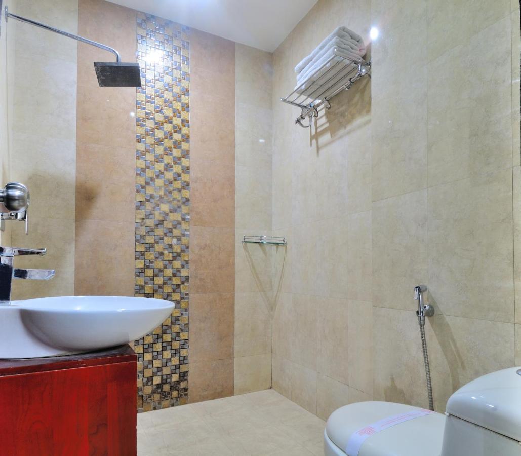 דלהי The Bonlon Inn-Near Blk Hospital מראה חיצוני תמונה